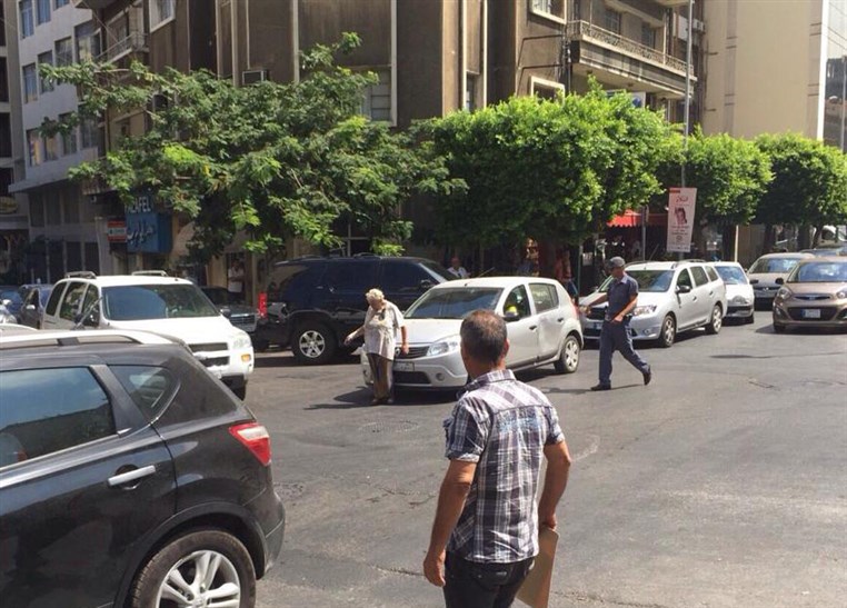 Traffic issues in Hamra… because of an old lady Cop!!